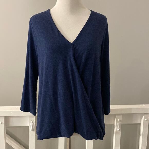 Kaileigh V-Neck Wrap High Low Quarter Sleeve Navy Knit Top Size Small - Picture 1 of 7